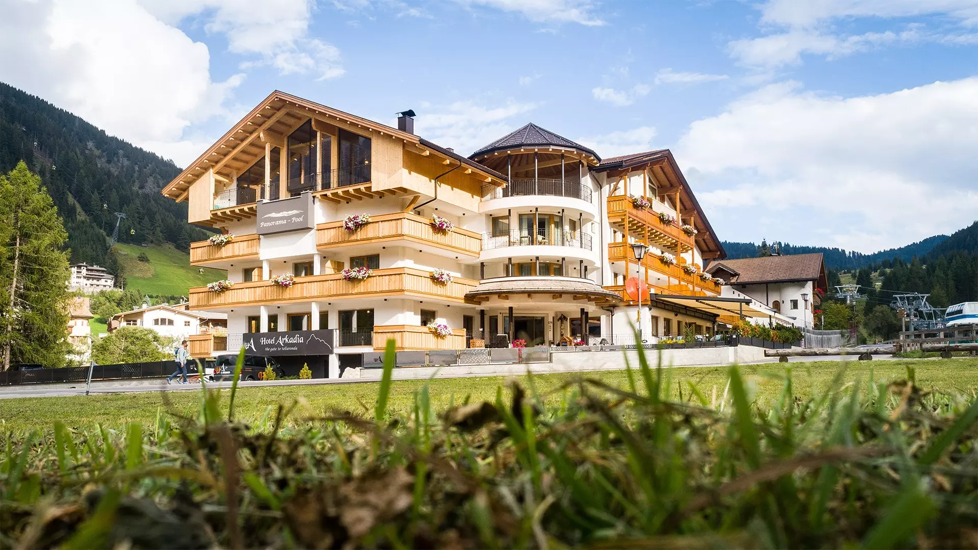 00 sellaronda hotel arkadia